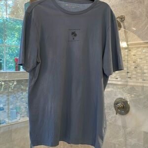 EUC Travis Mathew t-shirt